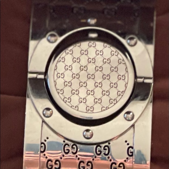 Gucci Bangle Watch - Picture 2 of 9